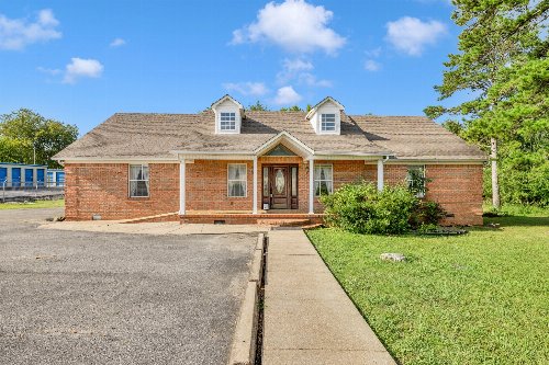 121 Joe Ave, Hohenwald, TN  38462