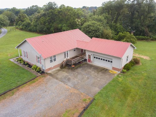 5421 Newberry Rd, Cedar Hill, TN  37032