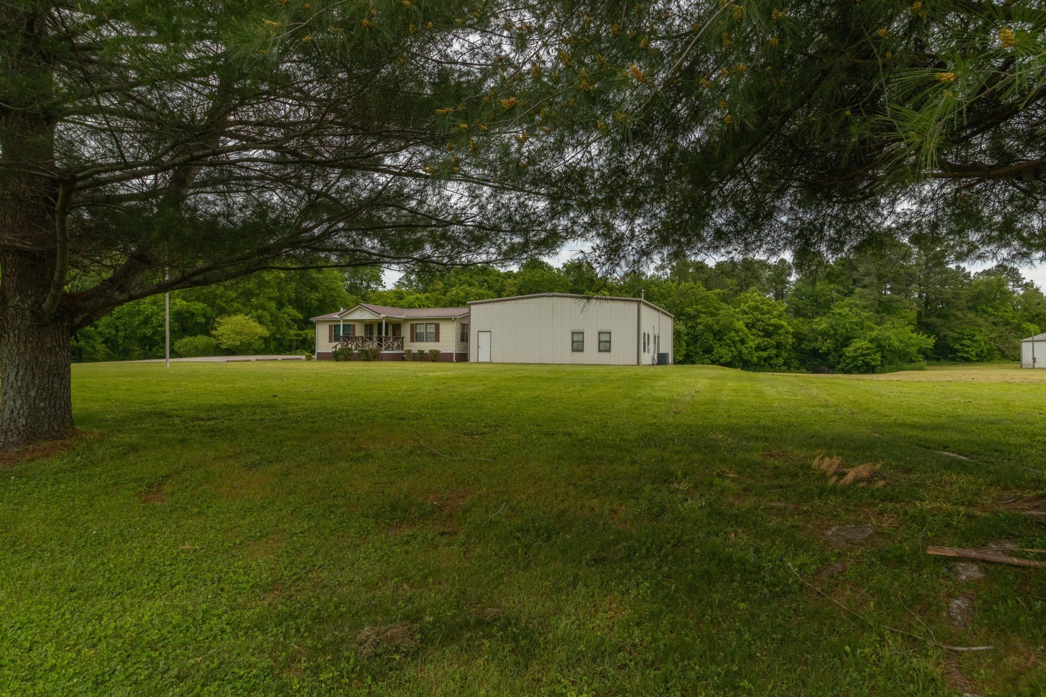 1059 S Main St, Mount Pleasant, TN  38474