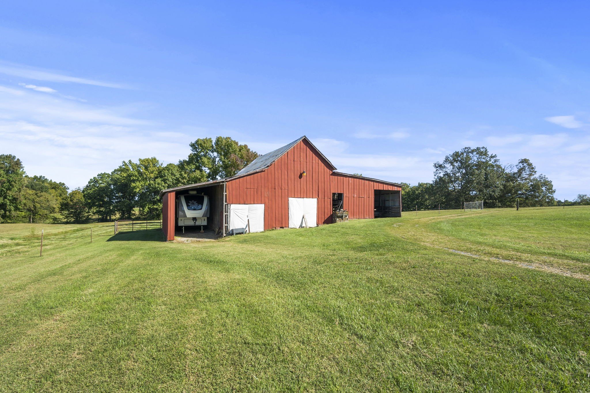 6816 Bethel Rd, Greenbrier, TN  37073