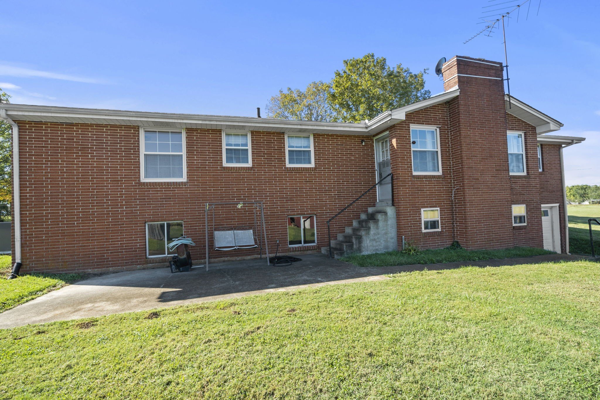 6816 Bethel Rd, Greenbrier, TN  37073