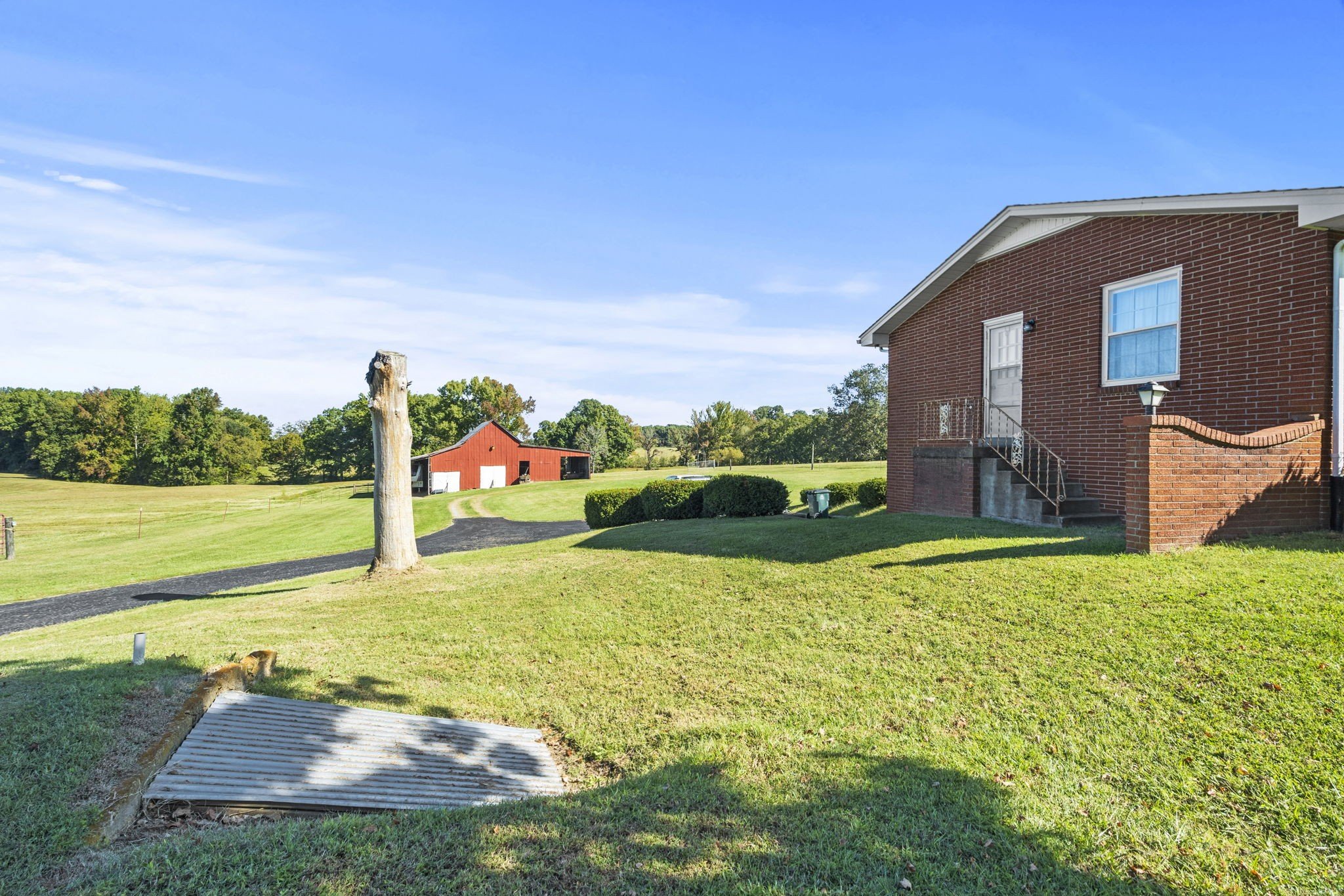 6816 Bethel Rd, Greenbrier, TN  37073