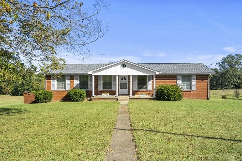 6816 Bethel Rd, Greenbrier, TN  37073