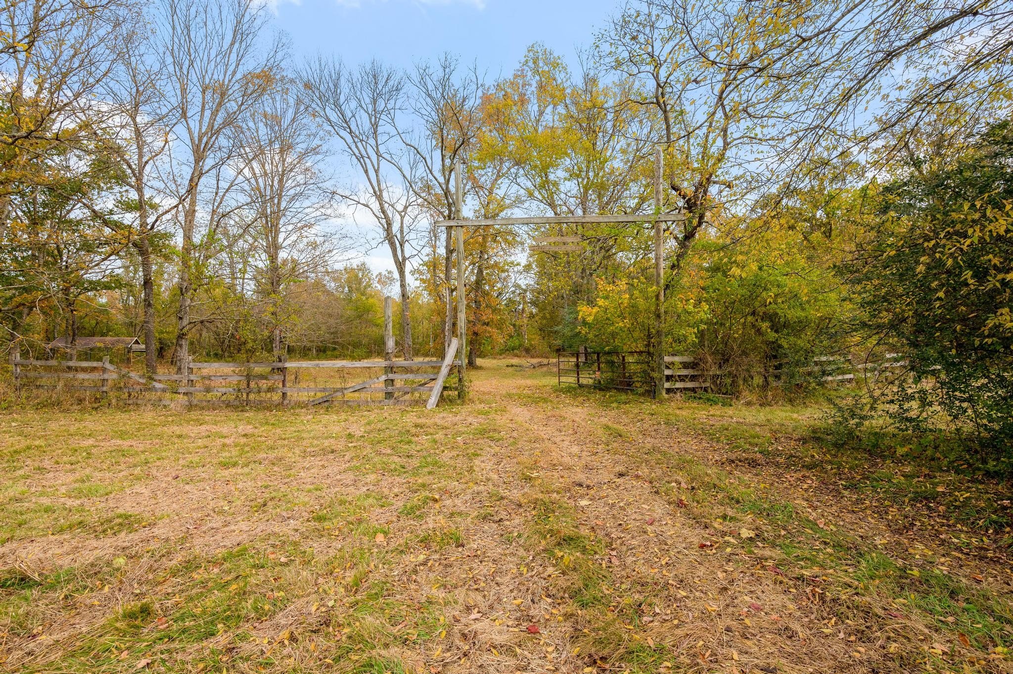 2070 Yellow Creek Rd, Dickson, TN  37055