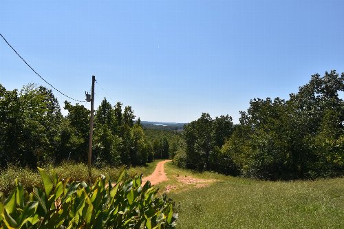 11970 Crooked Creek Rd, Lobelville, TN  37097