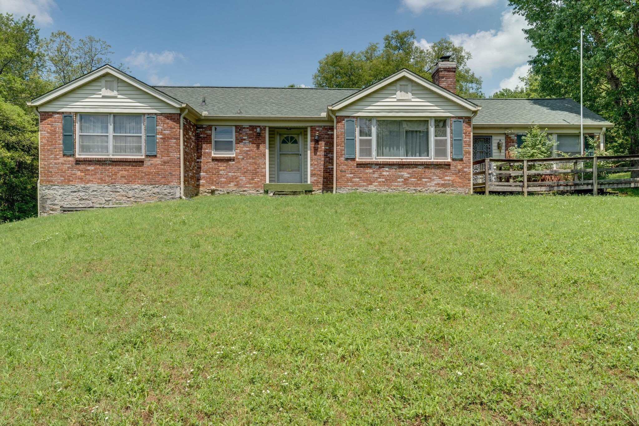 7330 Charlotte Pike, Nashville, TN  37209