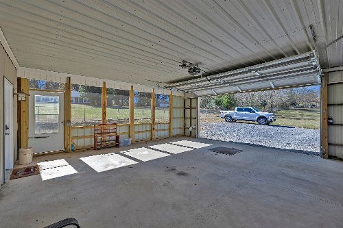 3257 Highway 48, Nunnelly, TN  37137