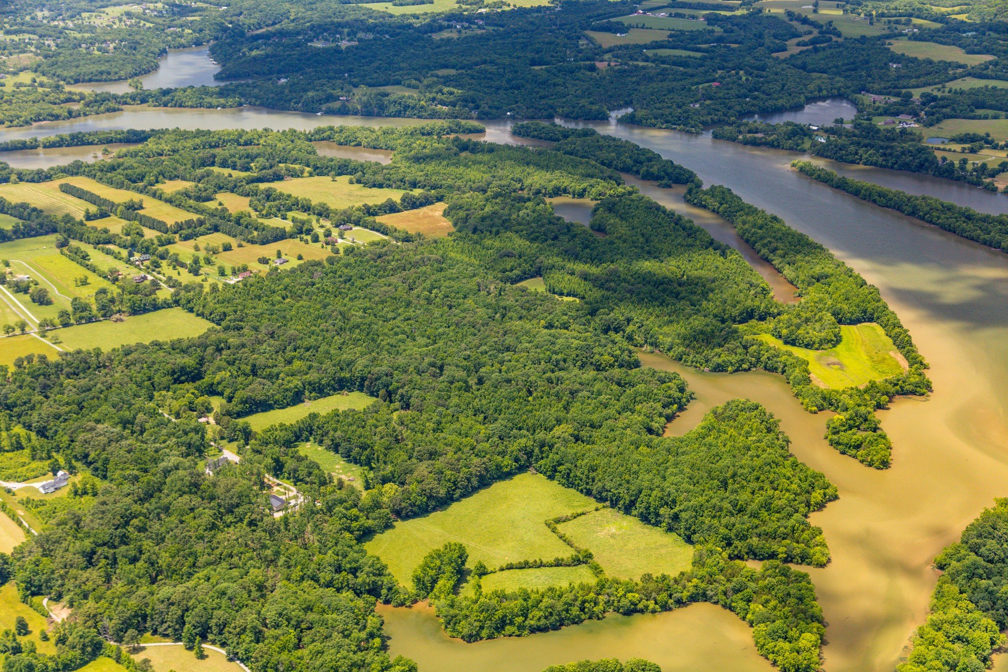 Cairo Bend Road, Lebanon, TN  37087