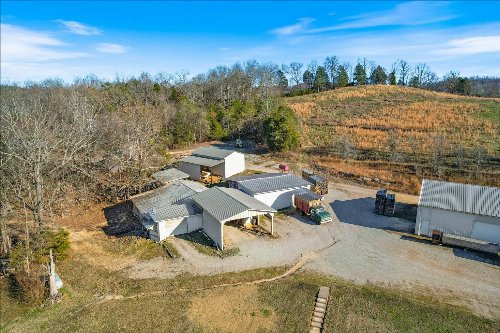 3160 Tom Holt Rd, Clifton, TN  38425