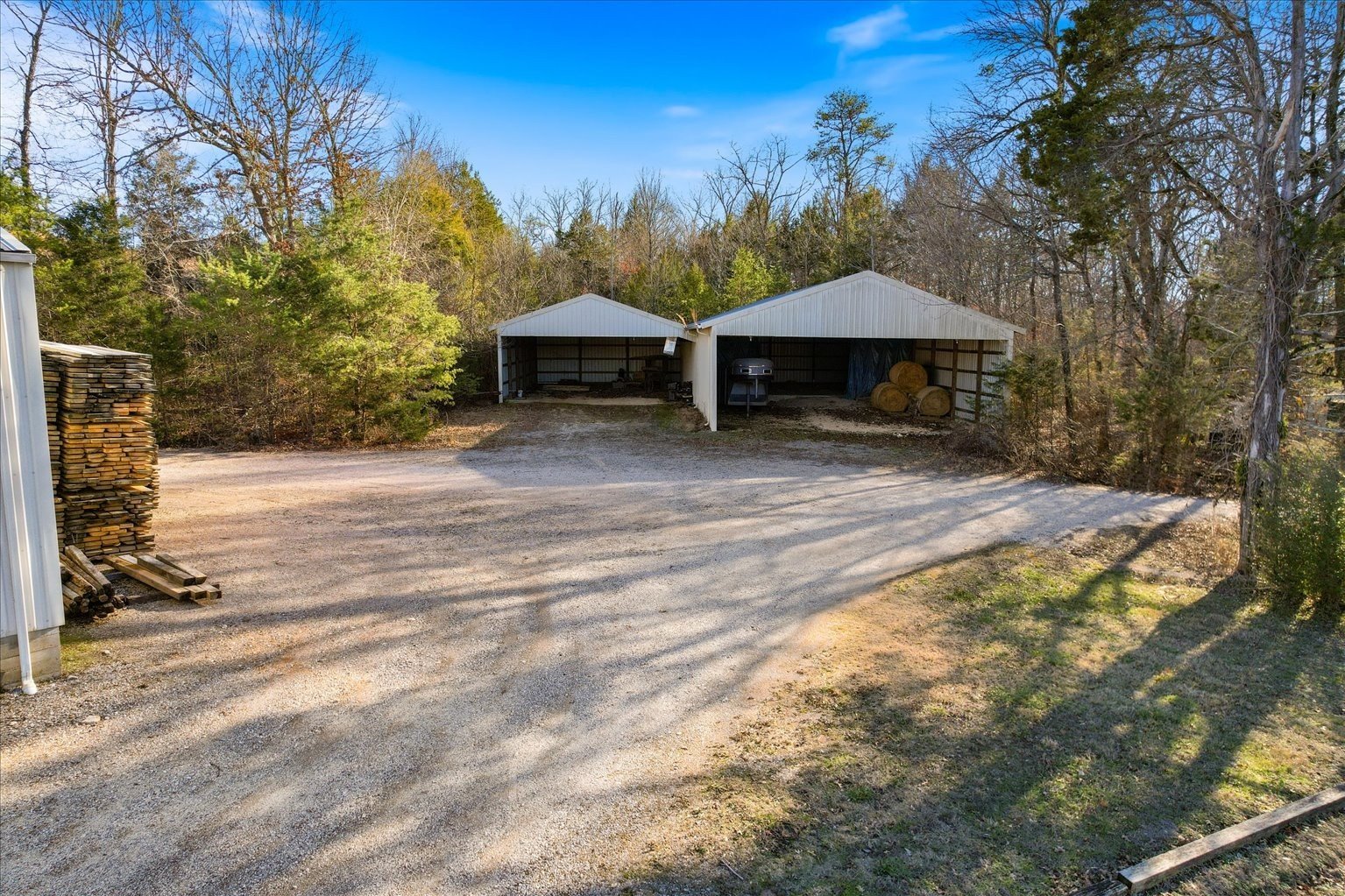 3160 Tom Holt Rd, Clifton, TN  38425