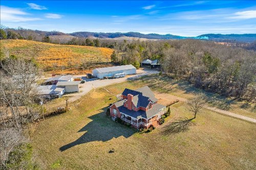 3160 Tom Holt Rd, Clifton, TN  38425