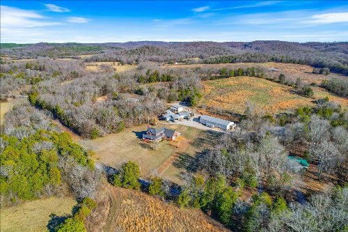 3160 Tom Holt Rd, Clifton, TN  38425