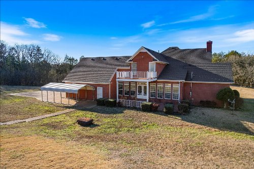 3160 Tom Holt Rd, Clifton, TN  38425