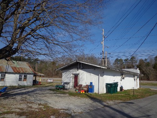 918 E Main St, Waverly, TN  37185