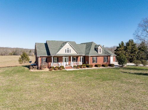 215 Stage Coach Rd, Sewanee, TN  37375