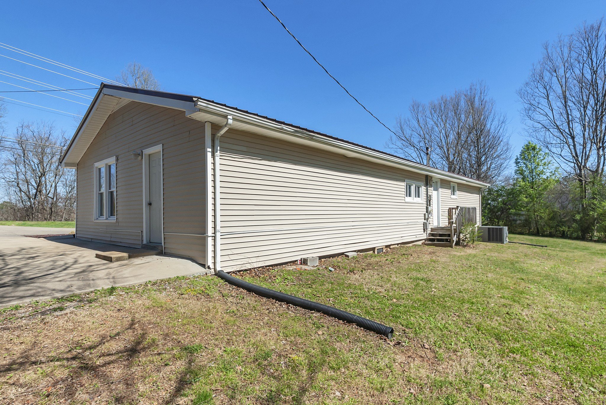 5652 Highway 100, Lyles, TN  37098