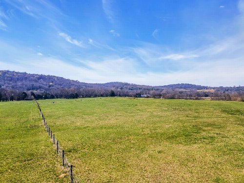 Globe Road, Lewisburg, TN  37091