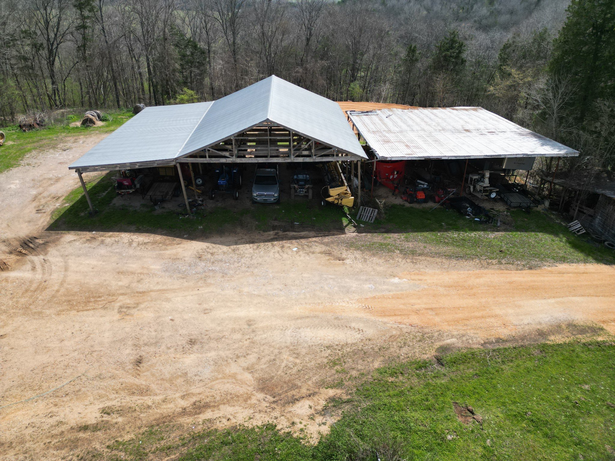 3086 Tom Holt Rd, Clifton, TN  38425