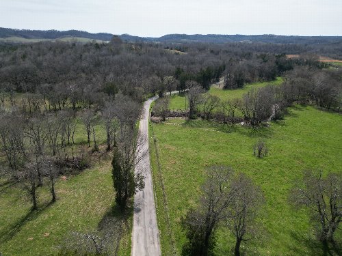 3086 Tom Holt Rd, Clifton, TN  38425