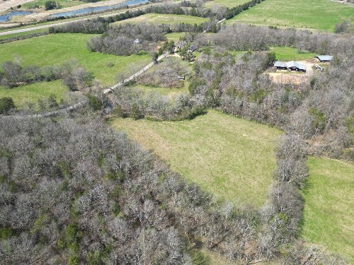 3086 Tom Holt Rd, Clifton, TN  38425