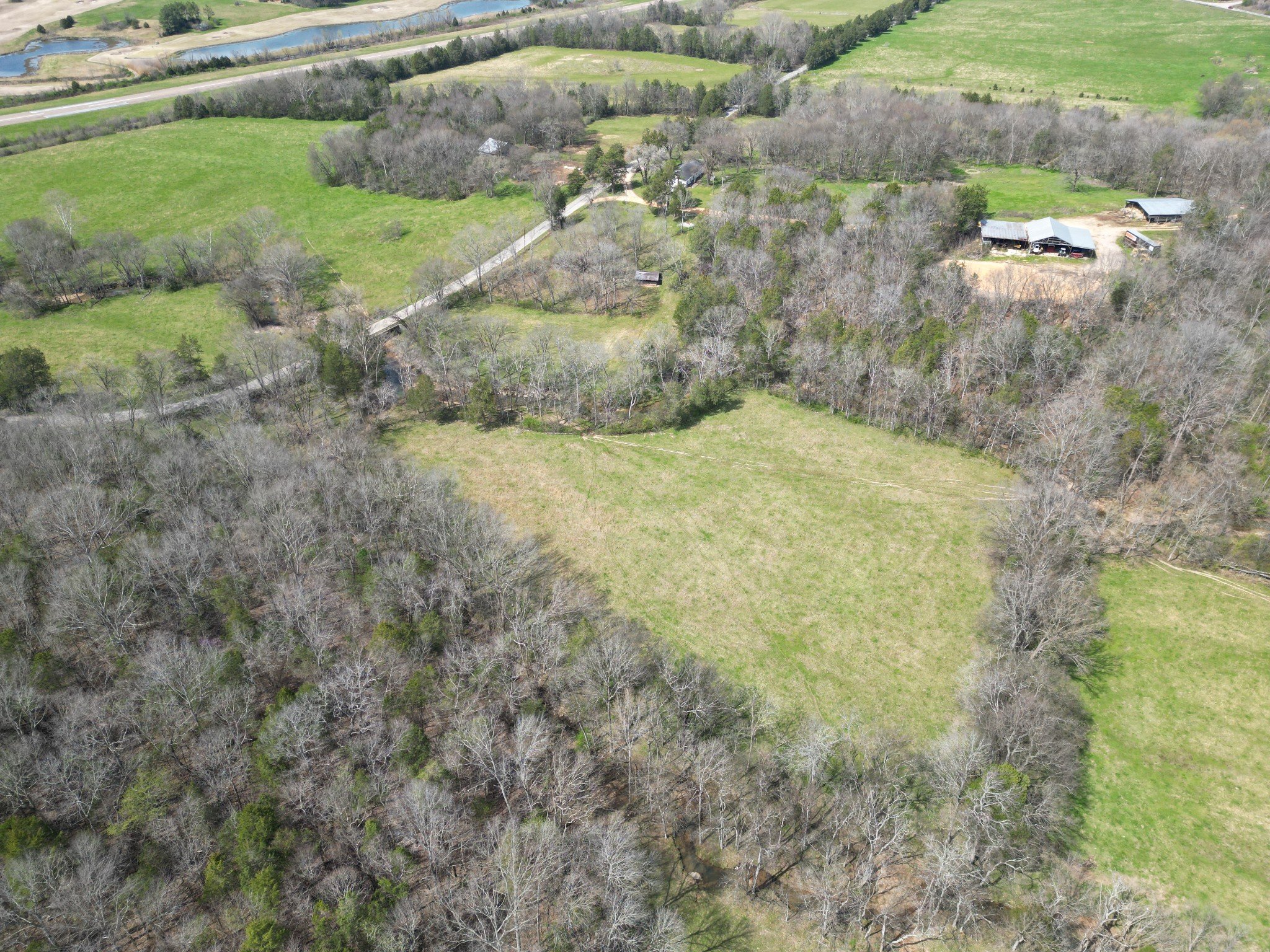 3086 Tom Holt Rd, Clifton, TN  38425