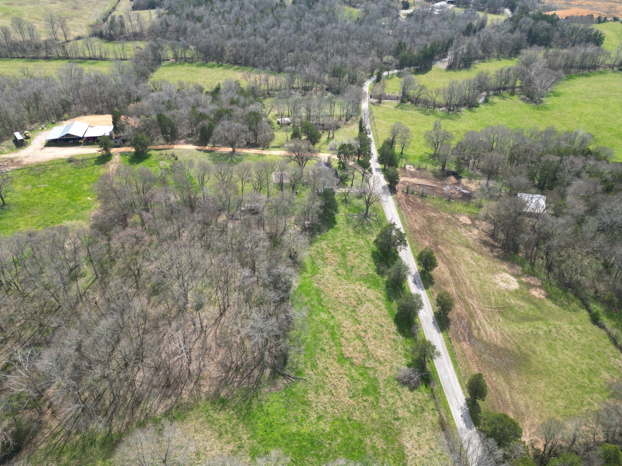 3086 Tom Holt Rd, Clifton, TN  38425