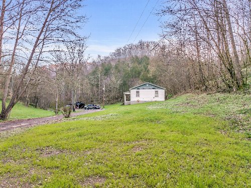 290 Hazel Huffines Ln, Whitleyville, TN  38588