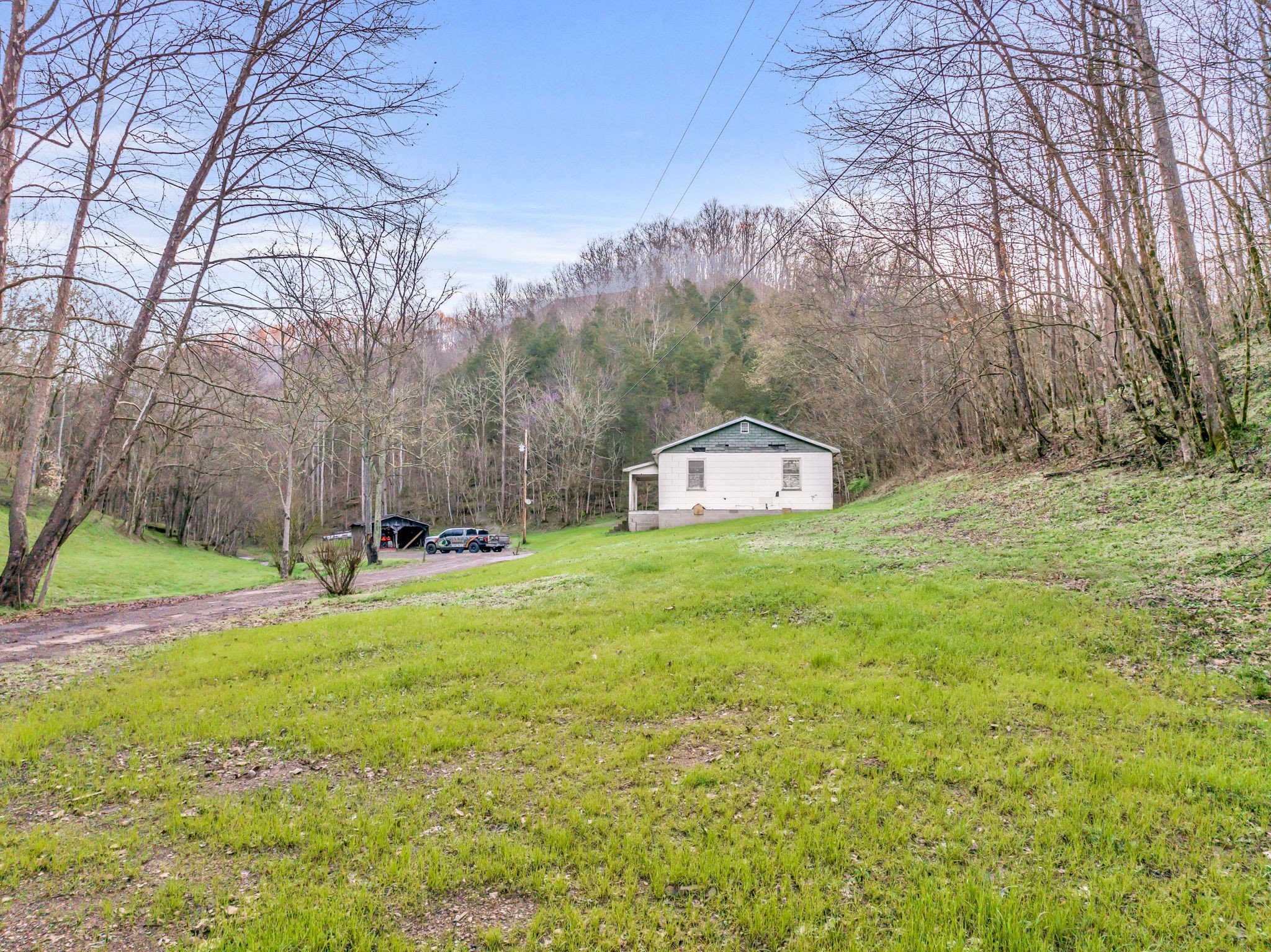 290 Hazel Huffines Ln, Whitleyville, TN  38588