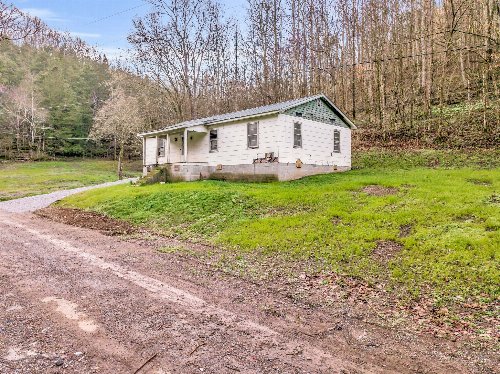 290 Hazel Huffines Ln, Whitleyville, TN  38588