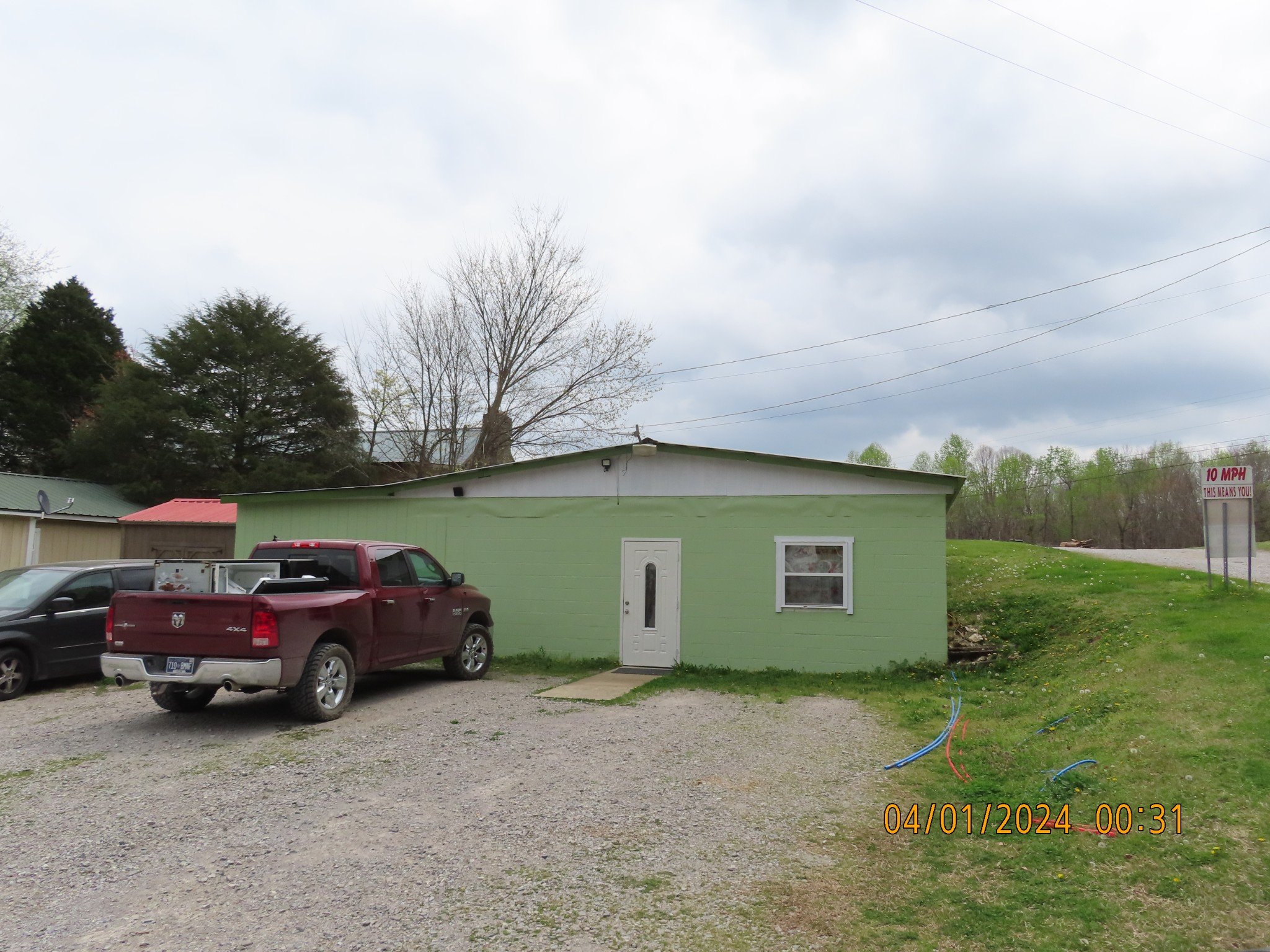 2462 Powdermill Hill Rd, Lawrenceburg, TN  38464