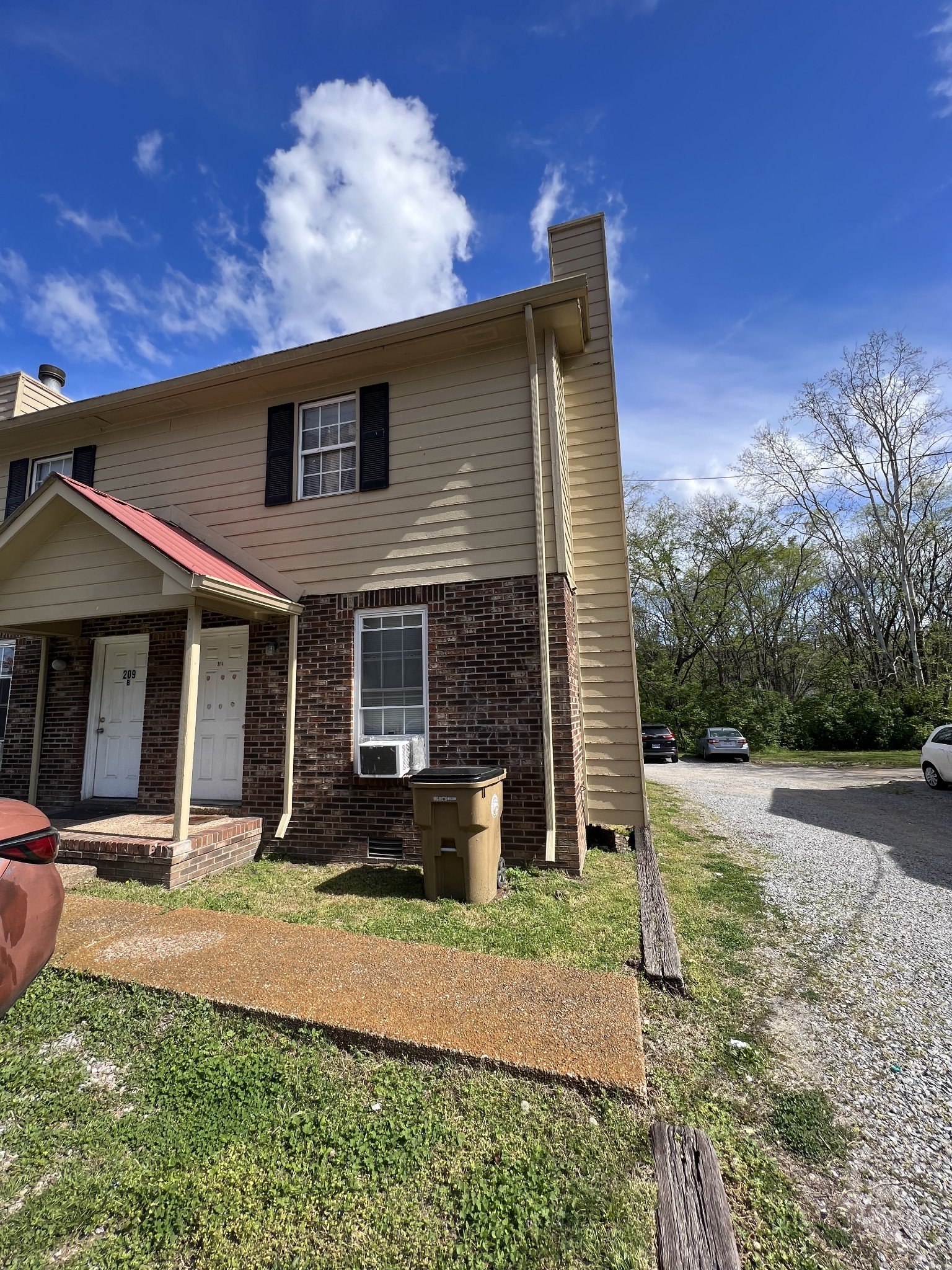 209 E Webster St, Madison, TN  37115