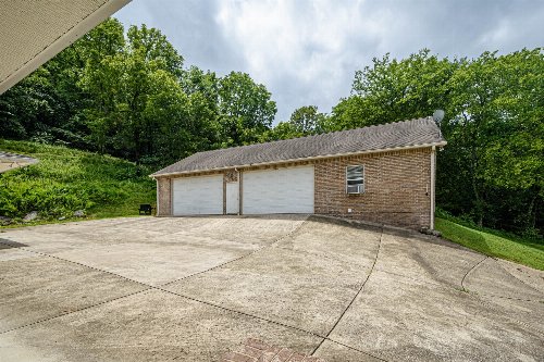 3056 Martin Hollow Rd, Culleoka, TN  38451