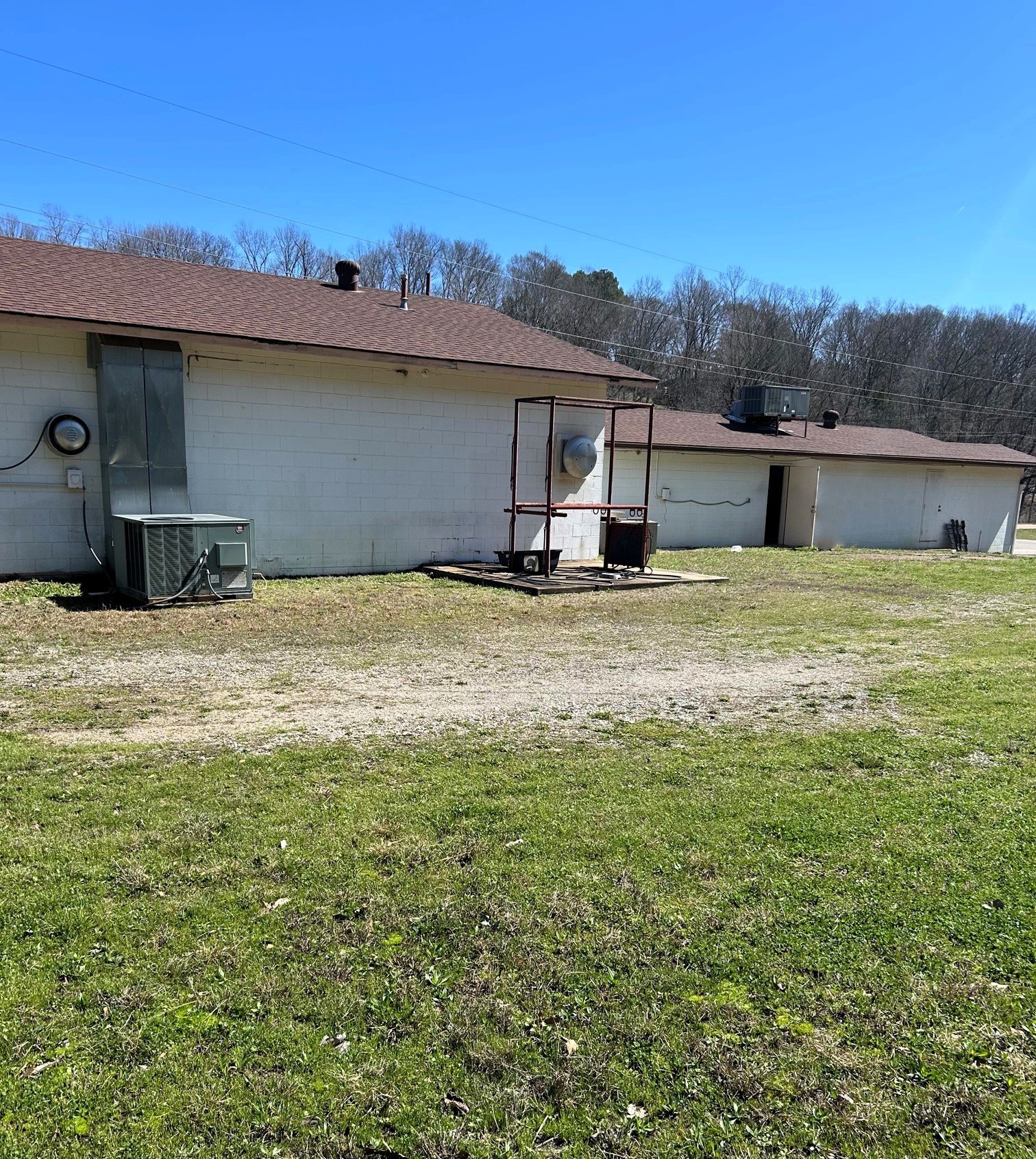 2190 Highway 641, Parsons, TN  38363