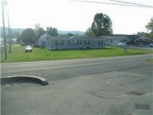 604 N Main St, Ashland City, TN  37015