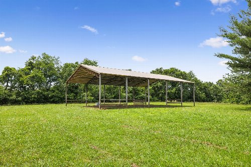 1351 Sumac Rd, Pulaski, TN  38478