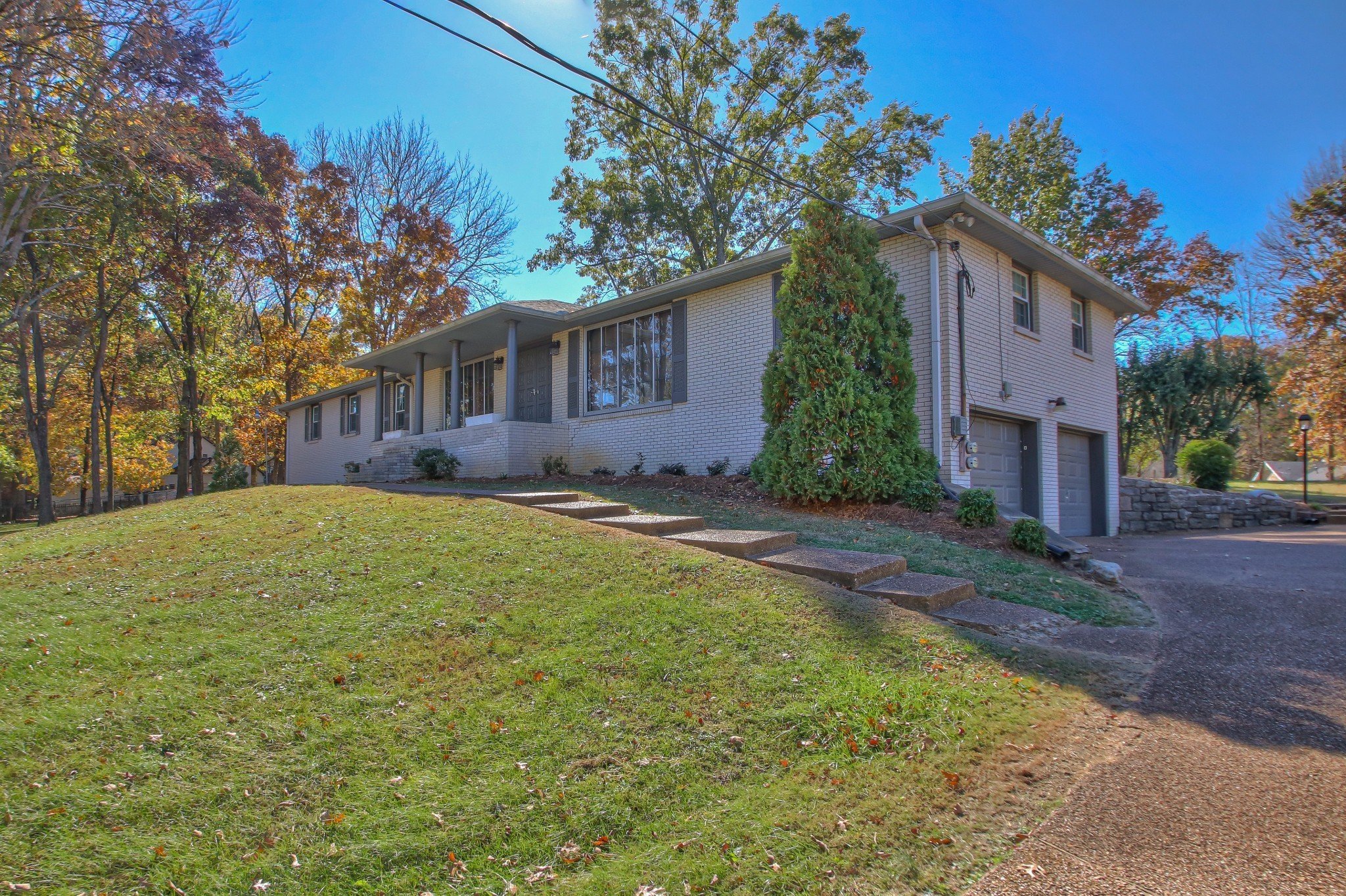 4037 Lake Parkway Ct, Hermitage, TN  37076