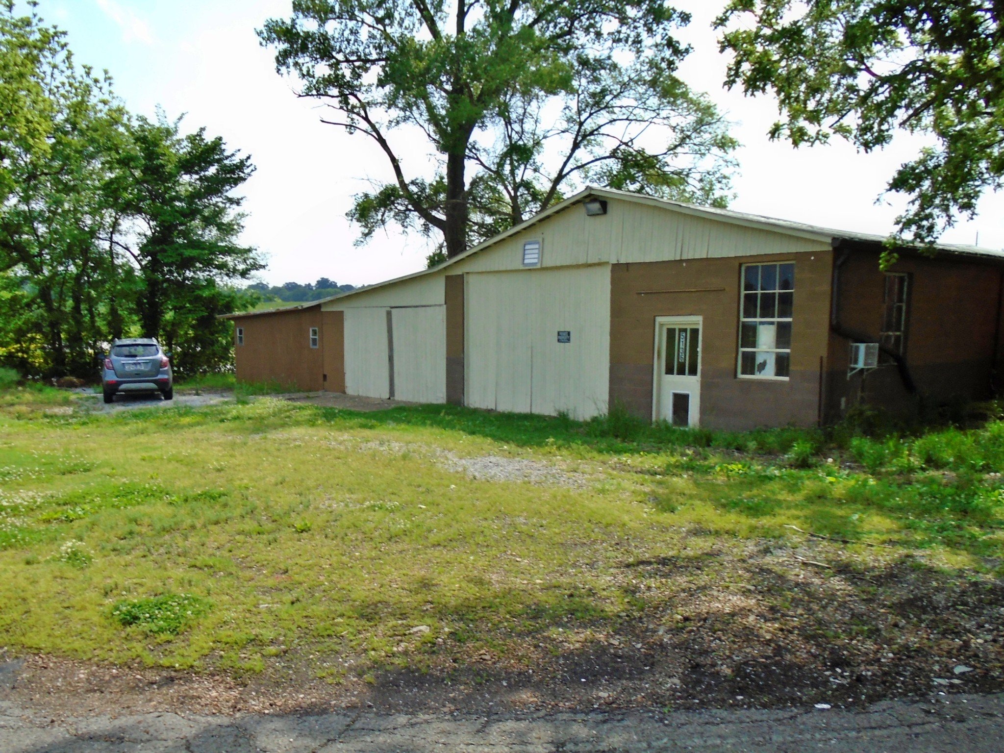 5136 Highway 76, Adams, TN  37010