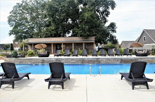 Suntan Court, Winchester, TN  37398