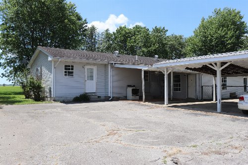 704 Highway 52 Byp, Lafayette, TN  37083