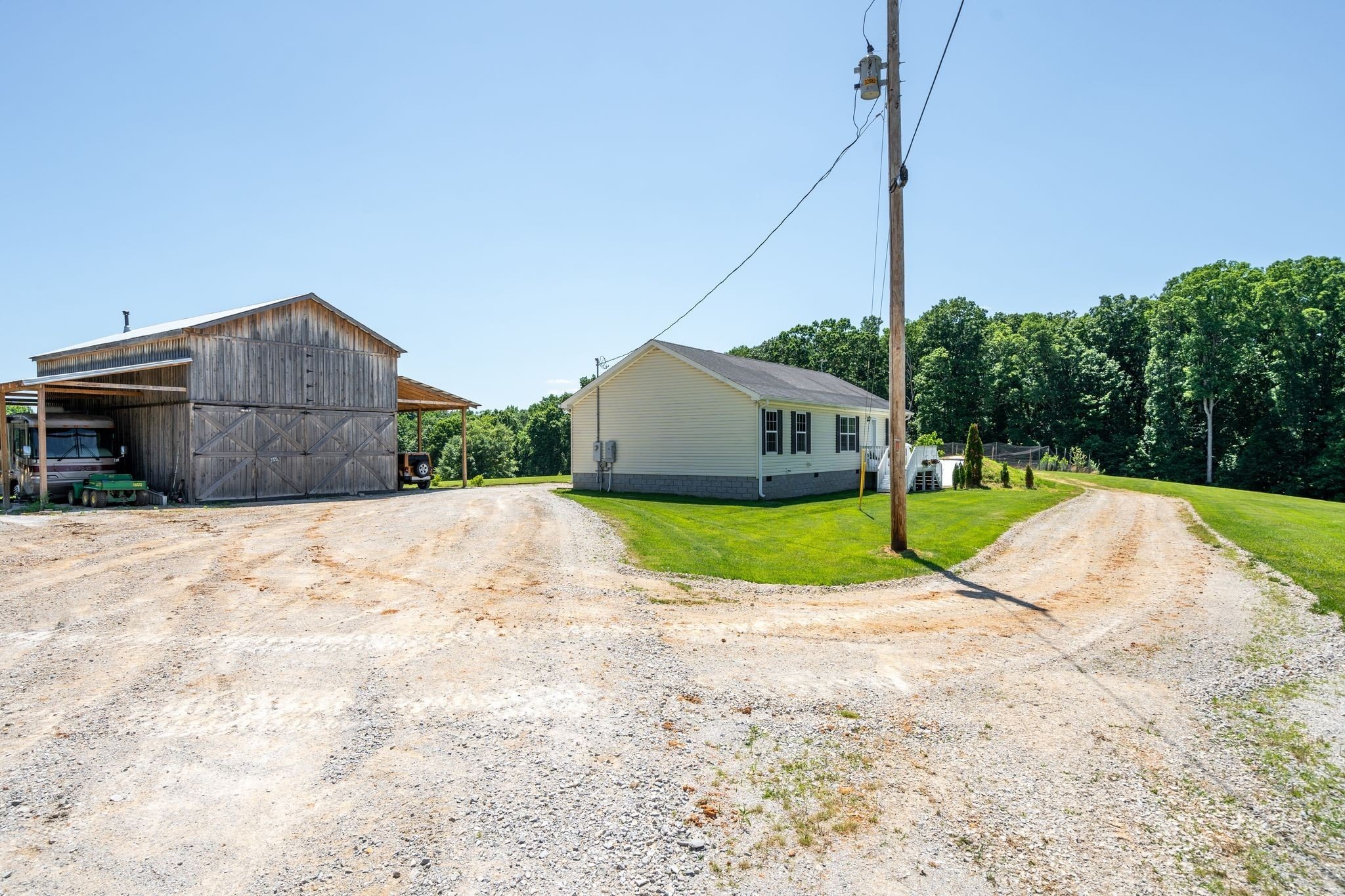 4194 Highway 96, Burns, TN  37029