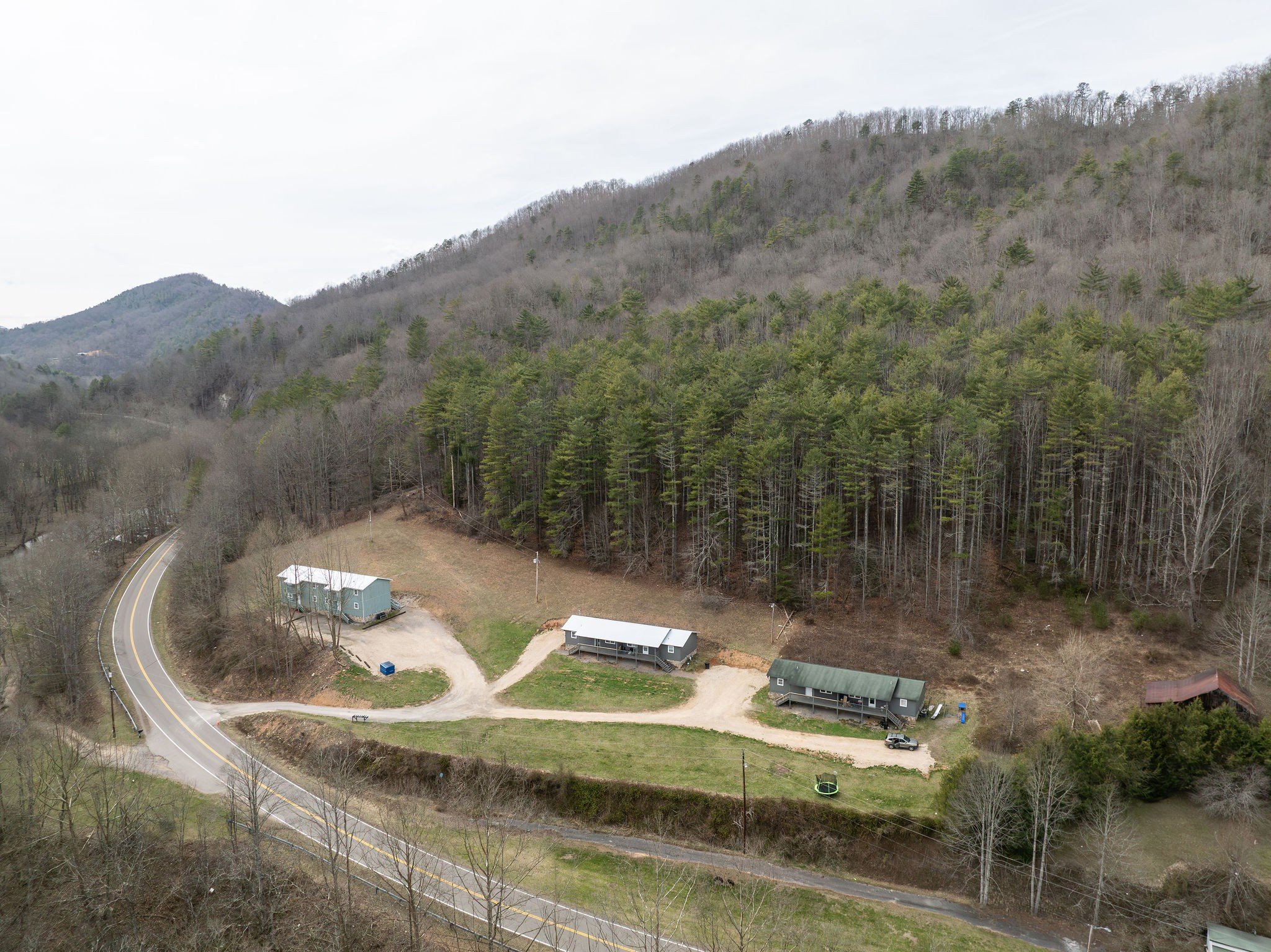 6672 Roan Creek Rd, Butler, TN  37640