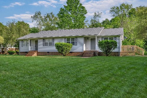 110 East Acres Avenue, Waverly, TN  37185