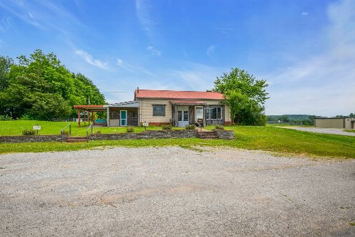 4950 Highway 48, Nunnelly, TN  37137