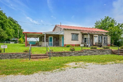 4950 Highway 48, Nunnelly, TN  37137