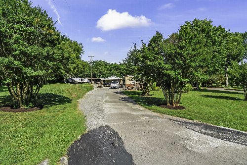 1403 Stewarts Ferry Pike, Hermitage, TN  37076