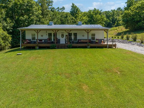 21 Maynard Hollow Ln, Lancaster, TN  38569