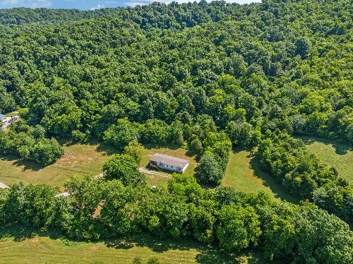 21 Maynard Hollow Ln, Lancaster, TN  38569