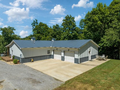 21 Maynard Hollow Ln, Lancaster, TN  38569