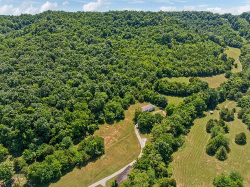 21 Maynard Hollow Ln, Lancaster, TN  38569