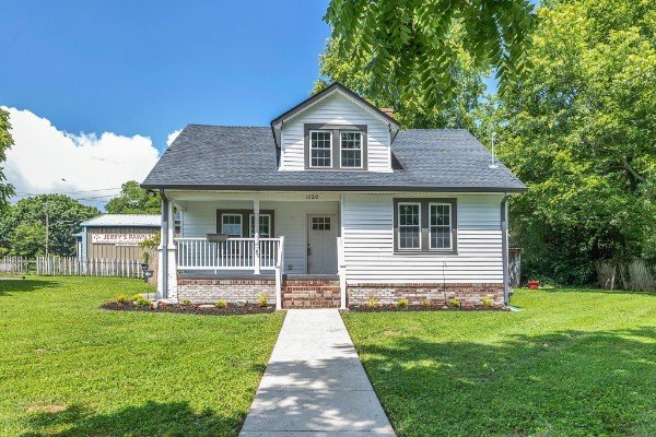 1620 S Main St, Columbia, TN  38401